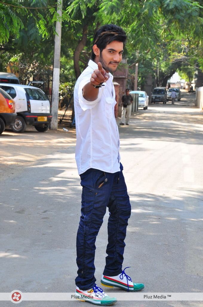 Aadi at Lovely Press Meet - Arrivals - Pictures | Picture 122201